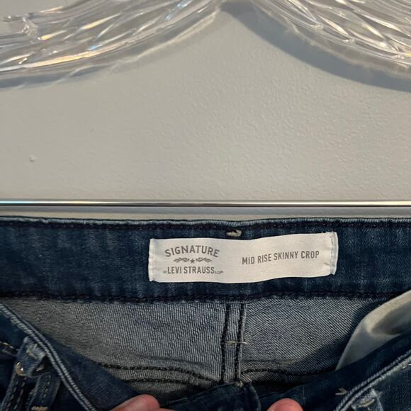 Signature by Levi Strauss Mid Rise Skinny Crop Jeans Size 8 / Waist 29 - Picture 4 of 6